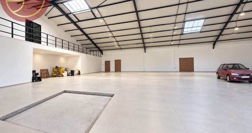 location Entrepot Saint-jory