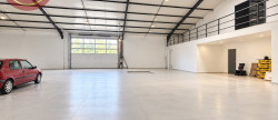 location Entrepot Saint-jory