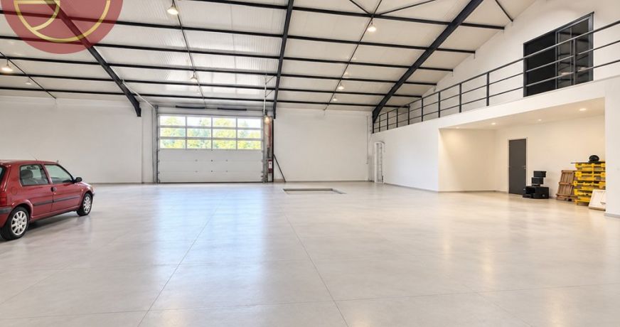 location Entrepot Saint-jory