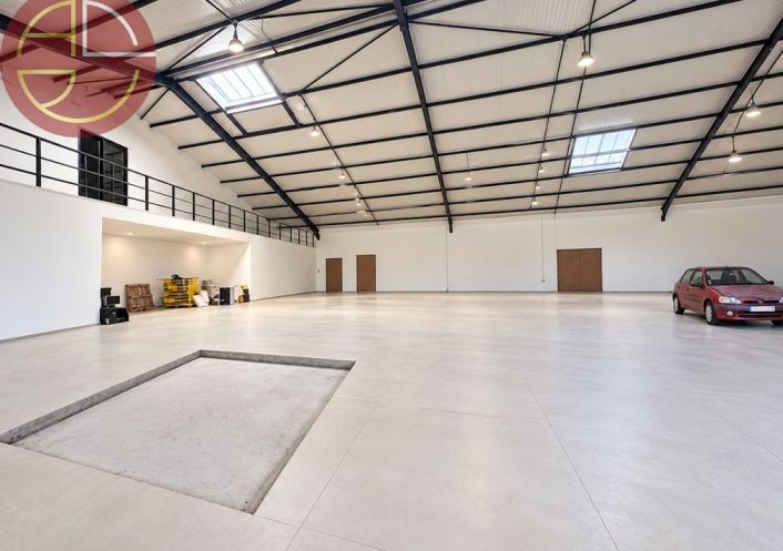 location Entrepot Saint-jory
