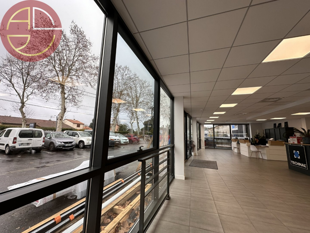 location Local commercial Tournefeuille - Photo 2