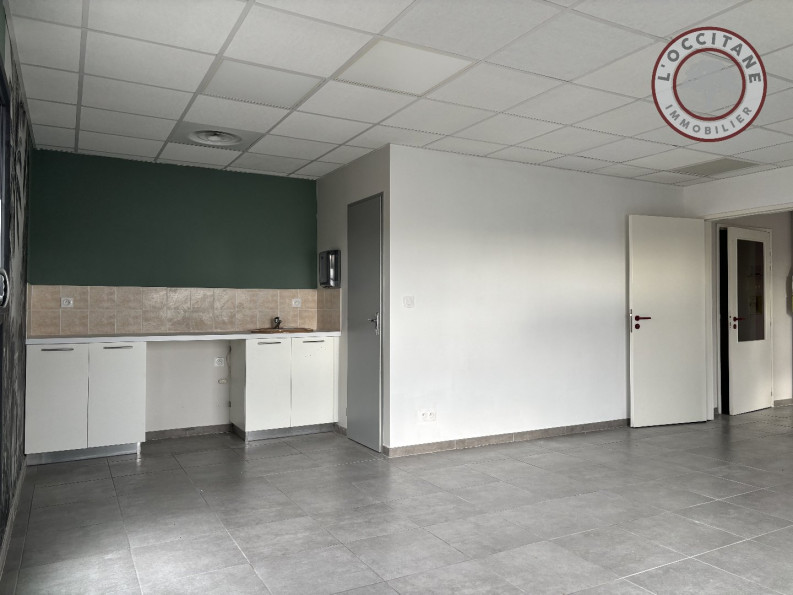 location Bureau L'isle-jourdain - Photo 2