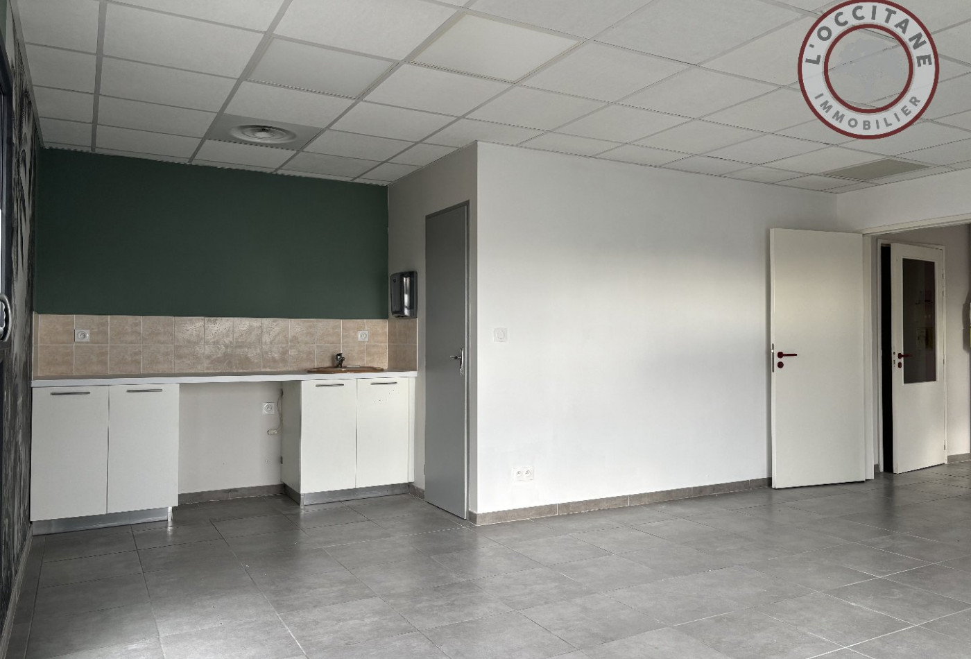 location Bureau L'isle-jourdain - Photo 2