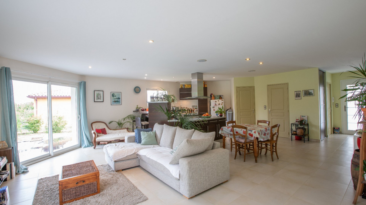 A vendre L'isle-jourdain 320071518 L'occitane immobilier