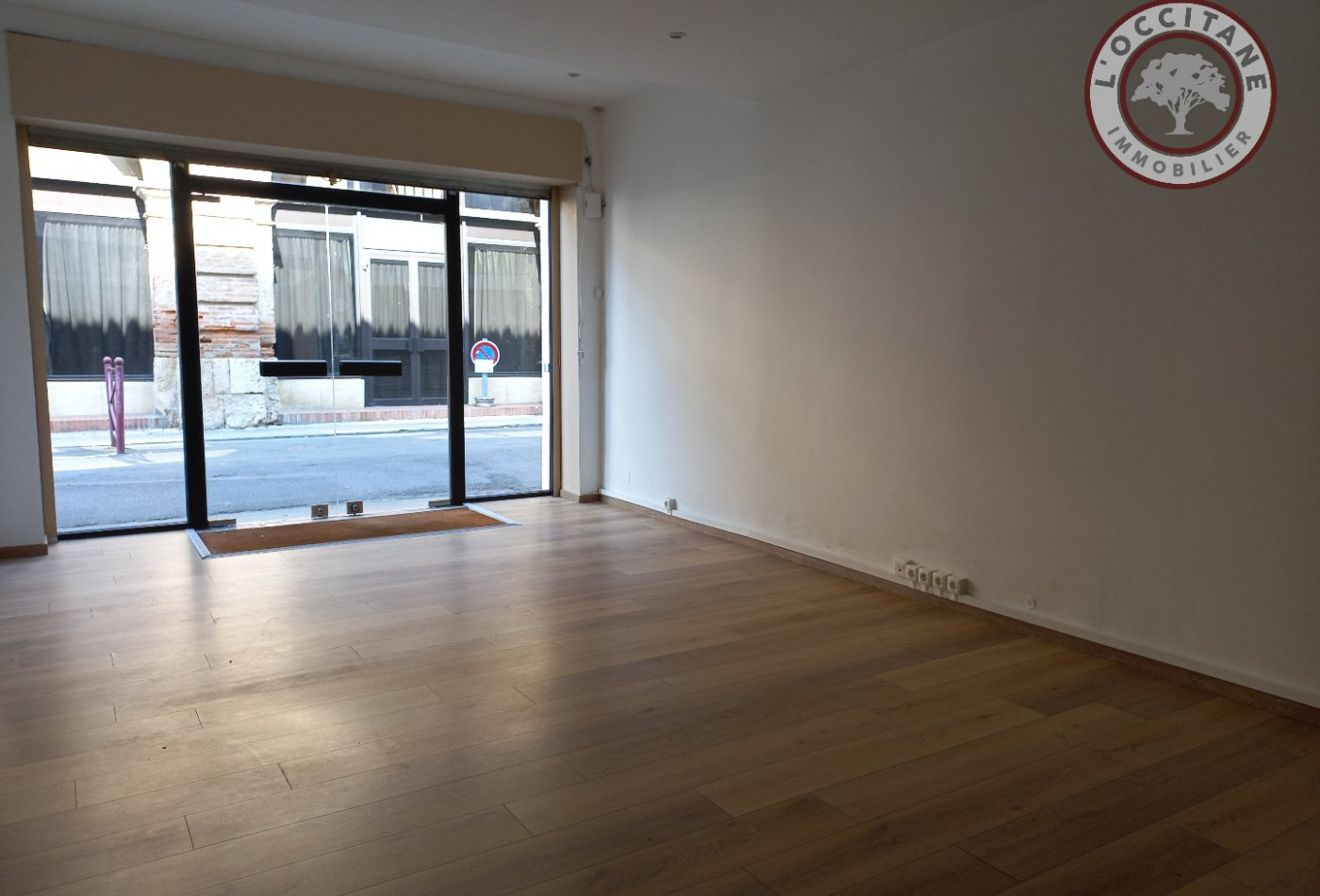 location Local commercial L'isle-jourdain - Photo 1