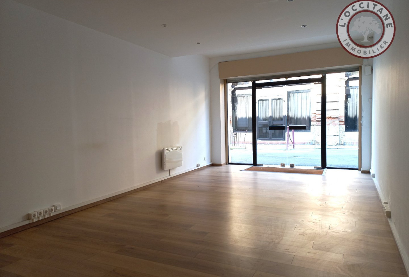 location Local commercial L'isle-jourdain - Photo 4