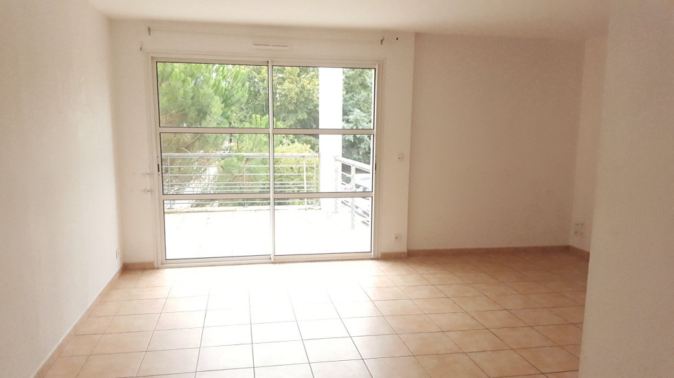 location Appartement L'isle-jourdain - Photo 1