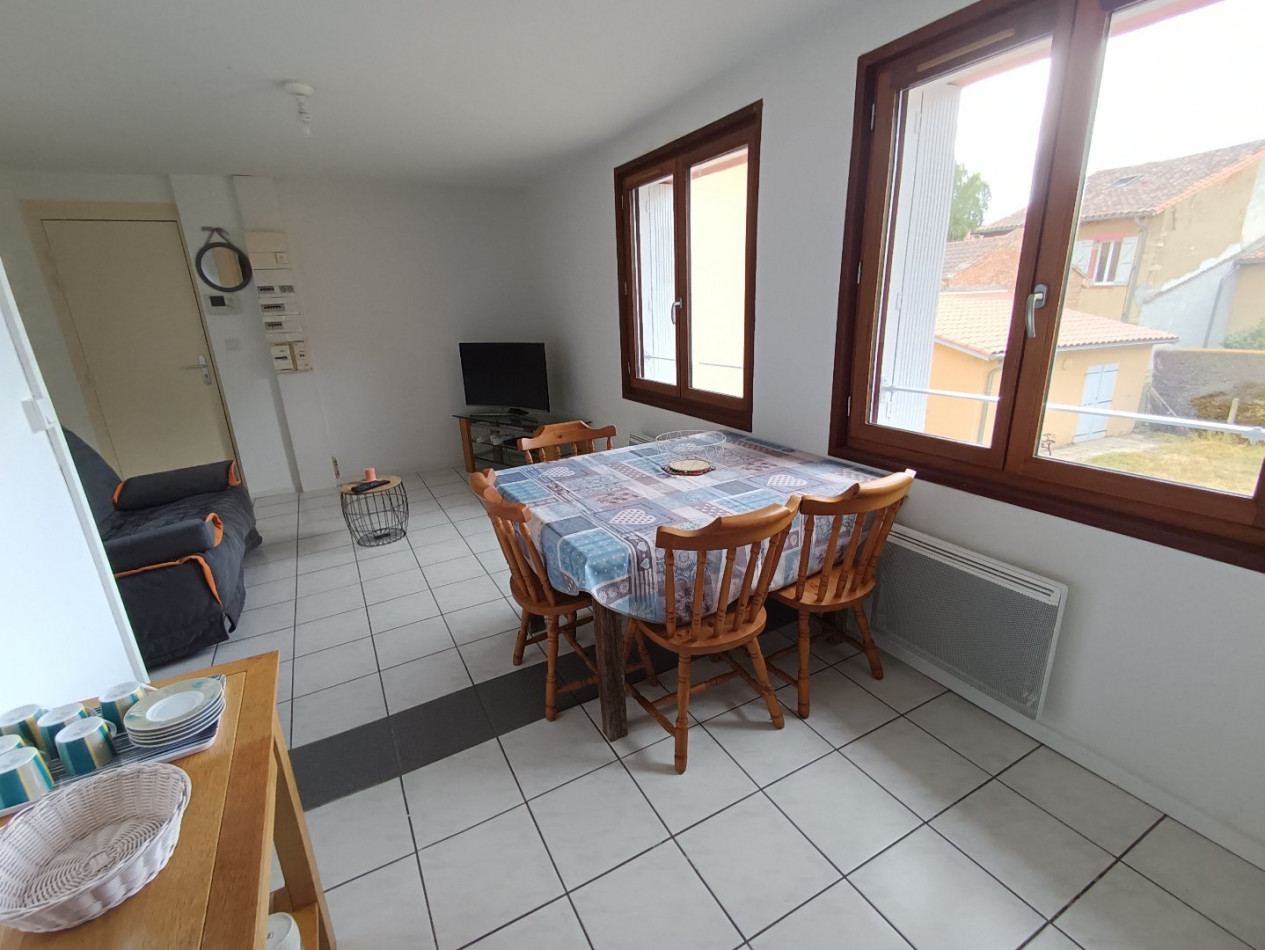 location Appartement L'isle-jourdain - Photo 2