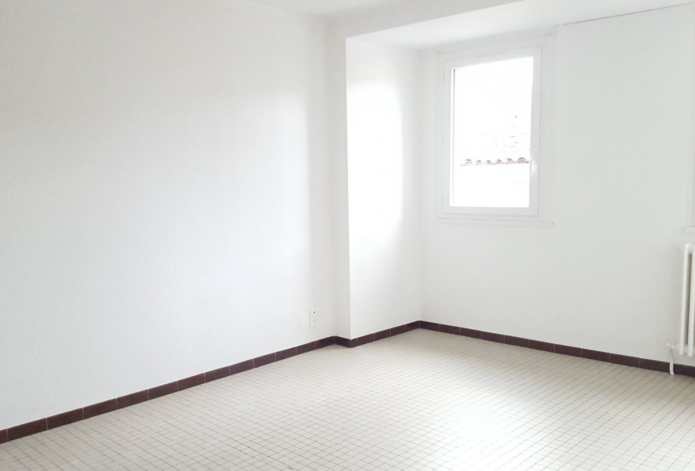 location Appartement L'isle-jourdain - Photo 3