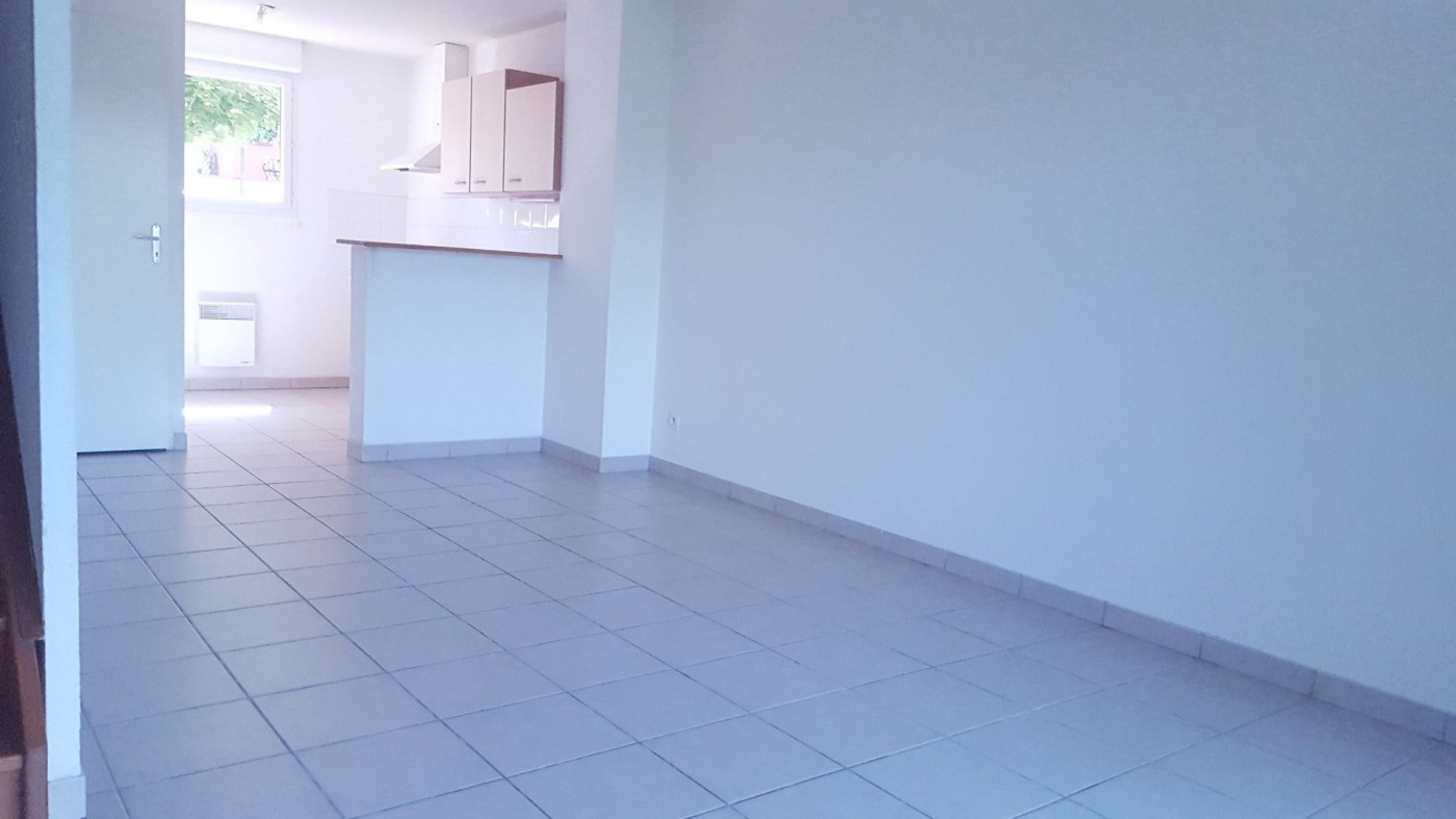 location Maison L'isle-jourdain - Photo 2