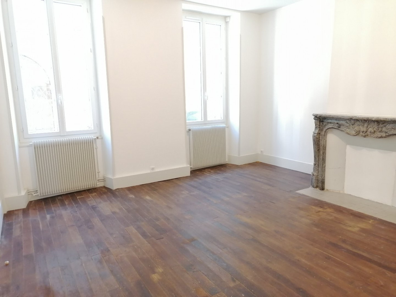 location Appartement L'isle-jourdain - Photo 4