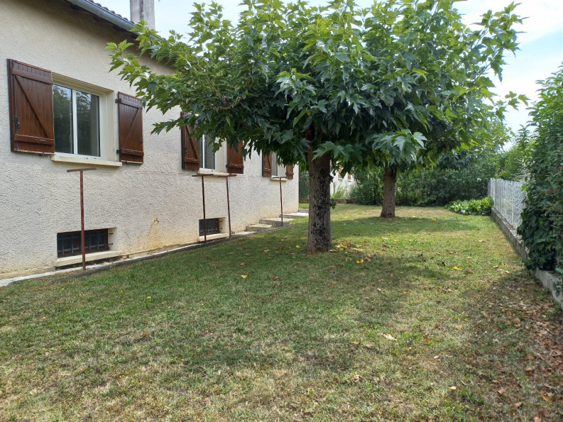location Maison L'isle-jourdain - Photo 8