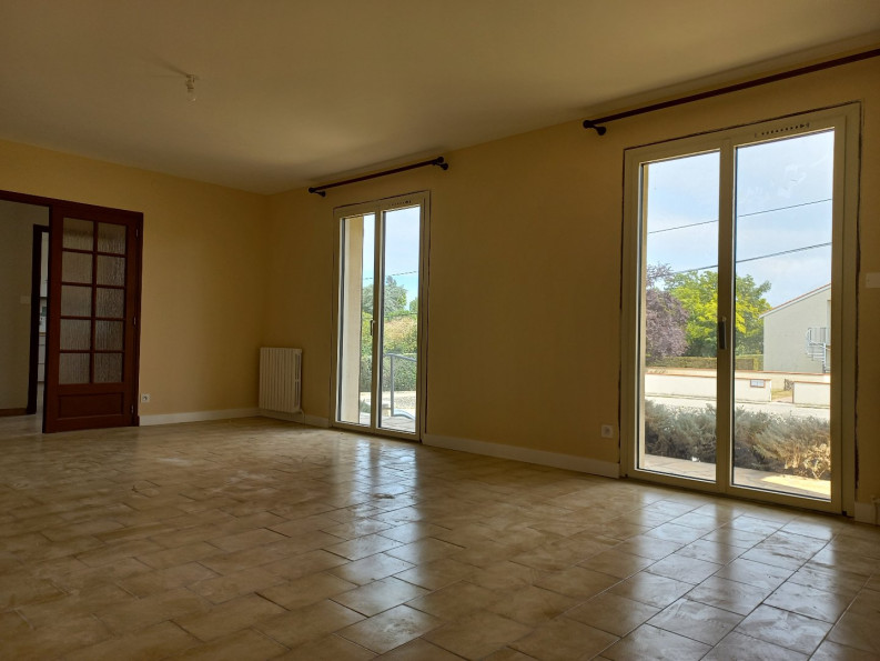 location Maison L'isle-jourdain - Photo 5