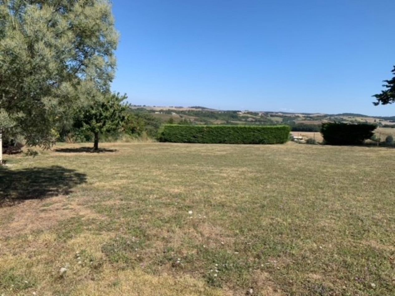 vente Terrain constructible L'isle-jourdain - Photo 1
