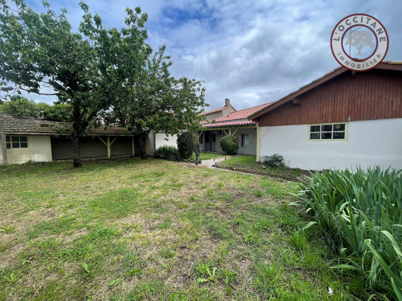 location Maison L'isle-jourdain - Photo 1