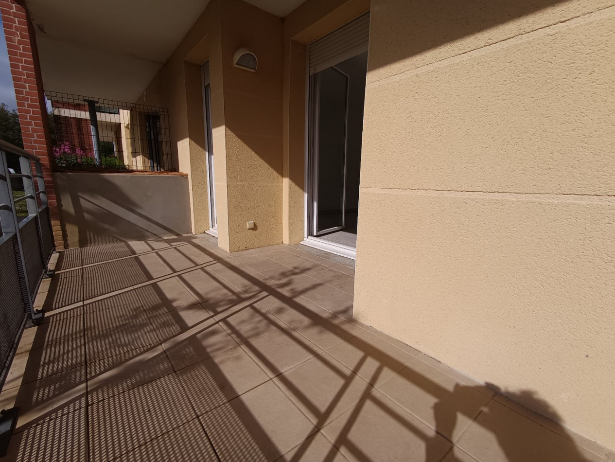 location Appartement en résidence L'isle-jourdain - Photo 1