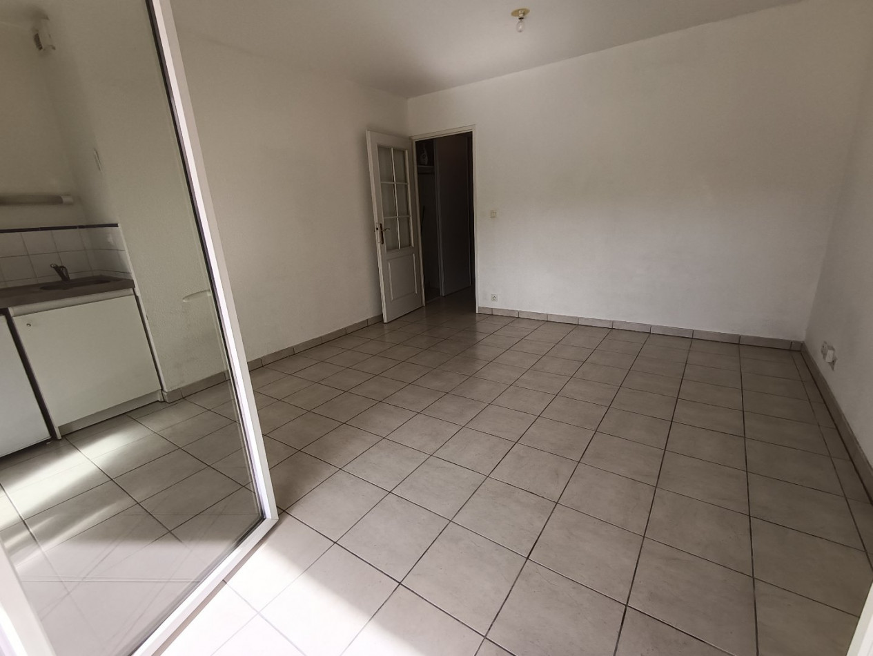 location Appartement en résidence L'isle-jourdain - Photo 2