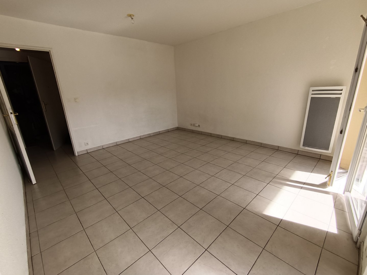 location Appartement en résidence L'isle-jourdain - Photo 4