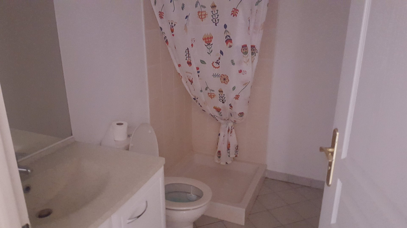 location Appartement en résidence L'isle-jourdain - Photo 4