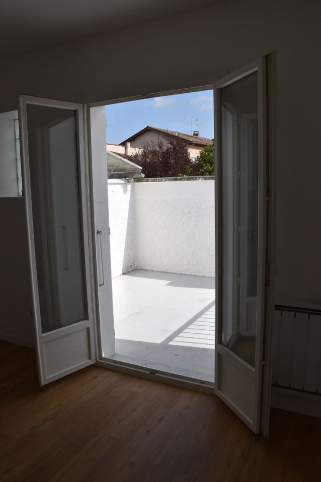location Appartement rénové L'isle-jourdain - Photo 5
