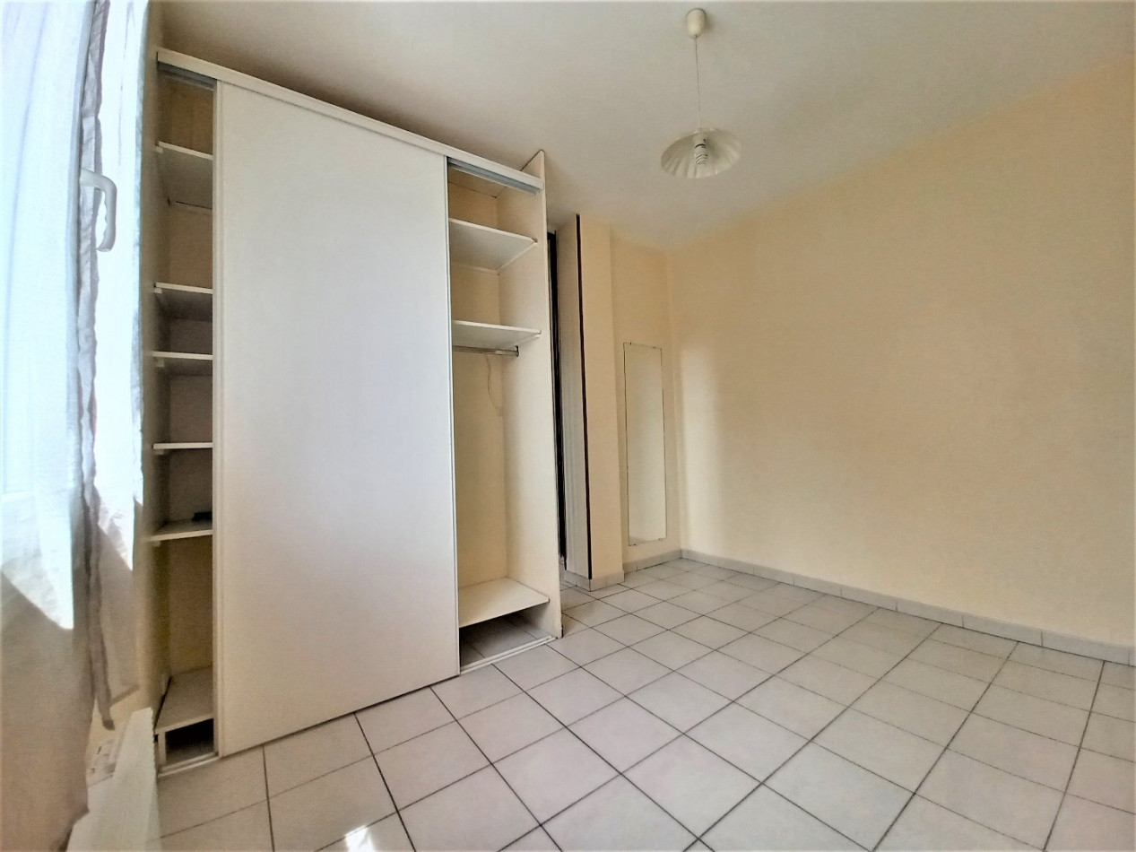location Appartement L'isle-jourdain - Photo 2