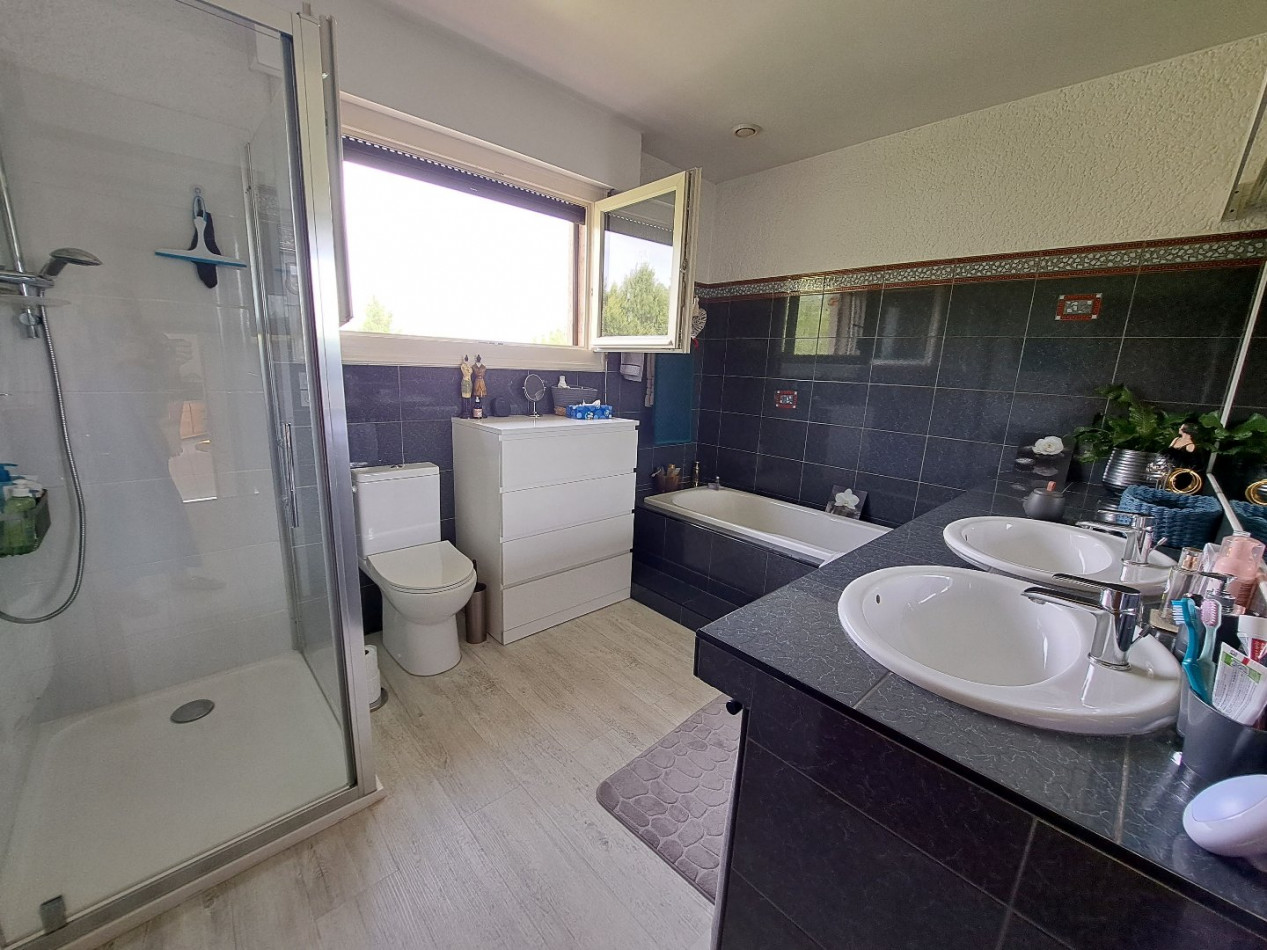 sale Maison L'isle-jourdain - Photo 10