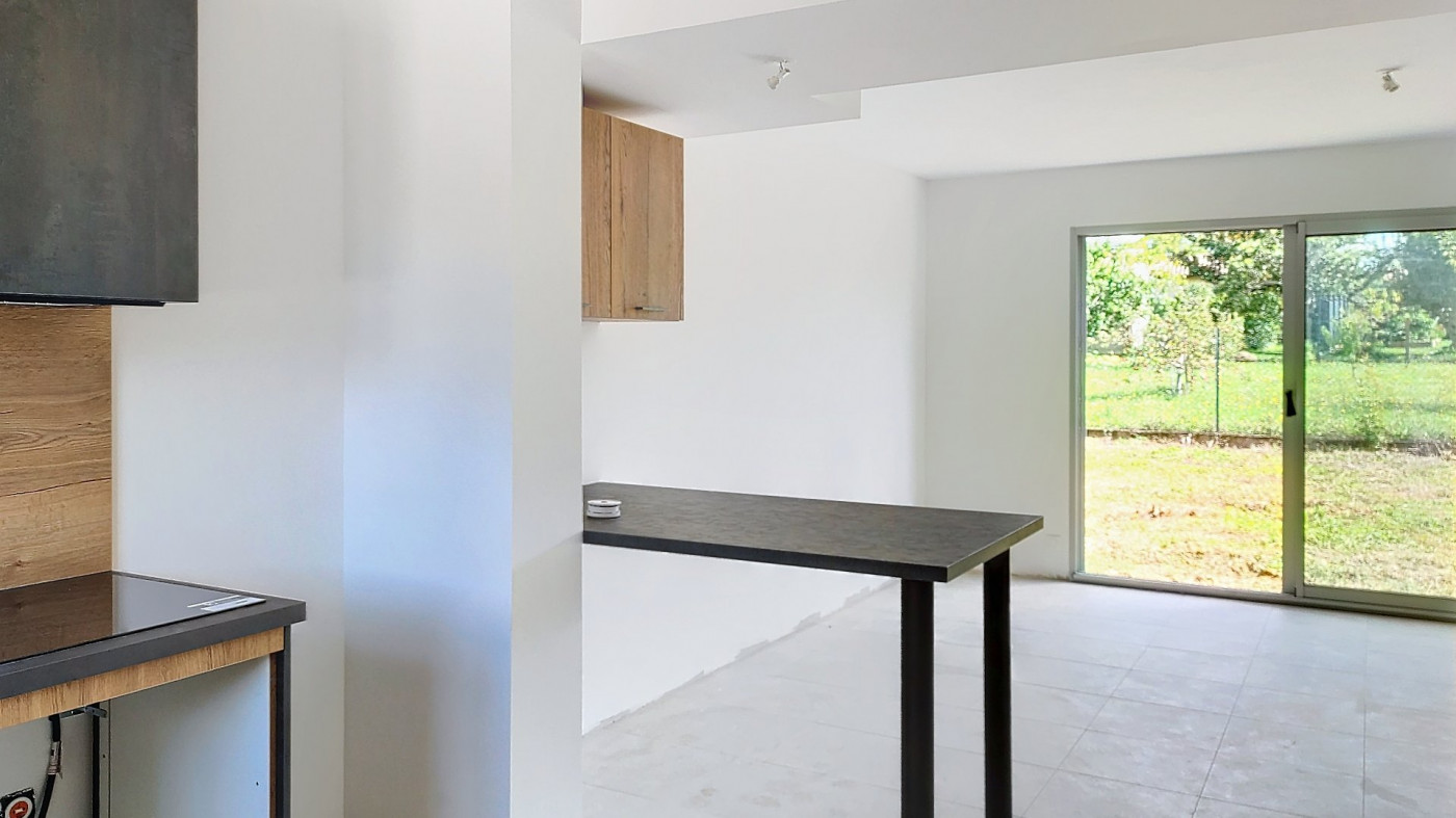 sale Maison en vefa L'isle-jourdain - Photo 2