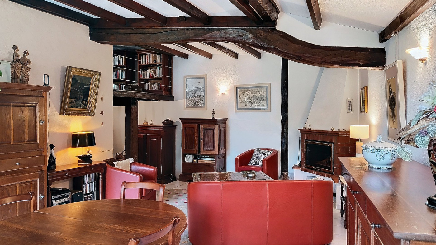 sale Maison de caractère L'isle-jourdain - Photo 7