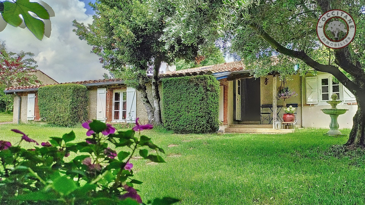 sale Maison de caractère L'isle-jourdain - Photo 1