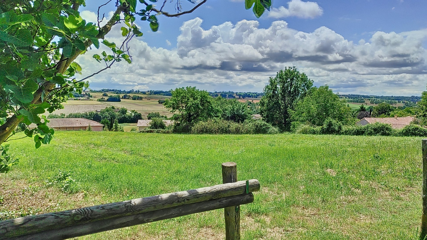 sale Terrain constructible L'isle-jourdain - Photo 1