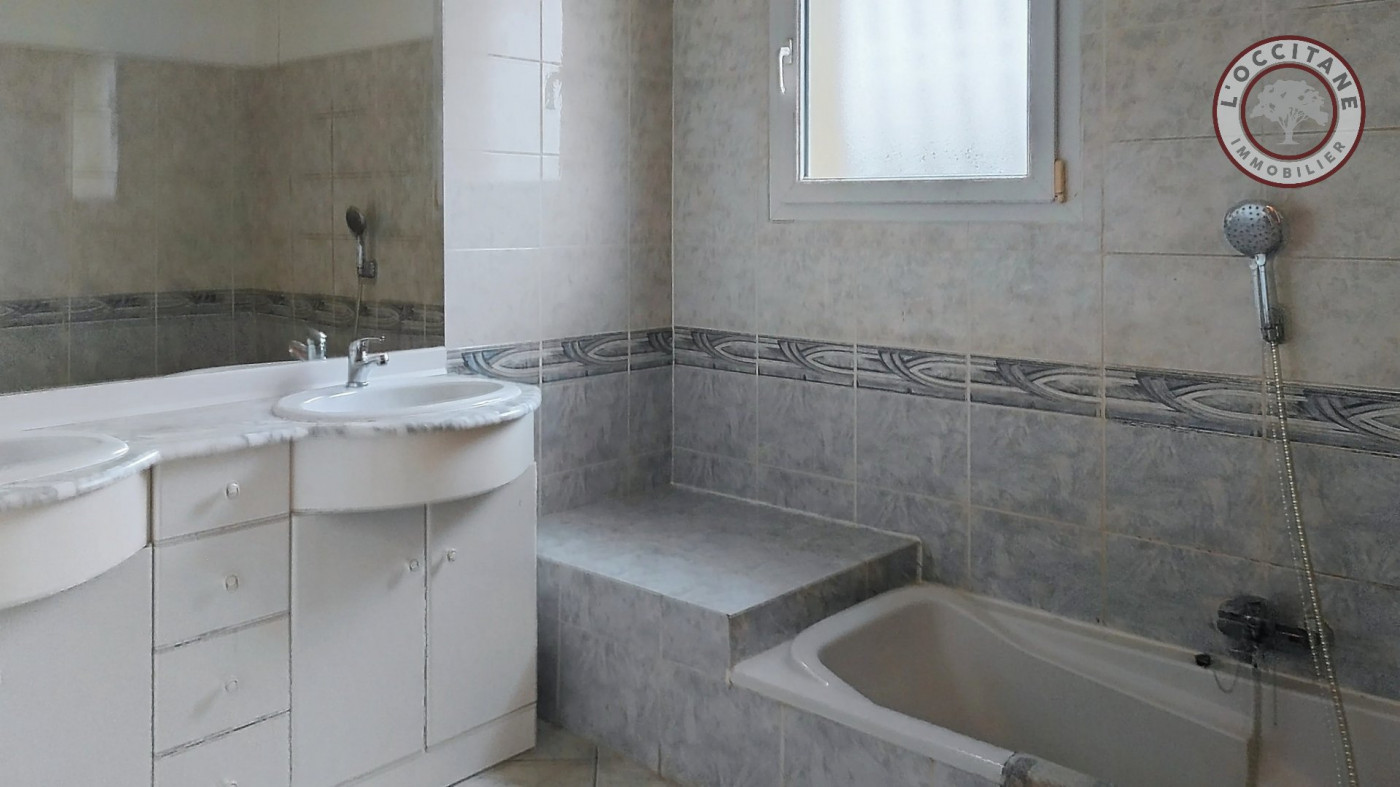 sale Maison L'isle-jourdain - Photo 10