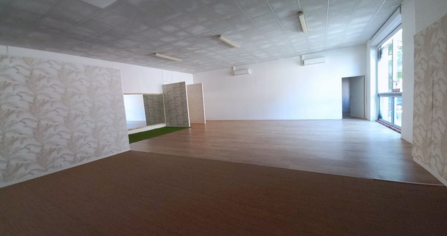 location Local commercial L'isle-jourdain