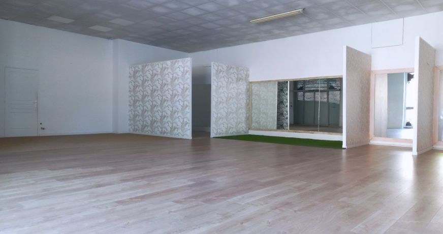 location Local commercial L'isle-jourdain