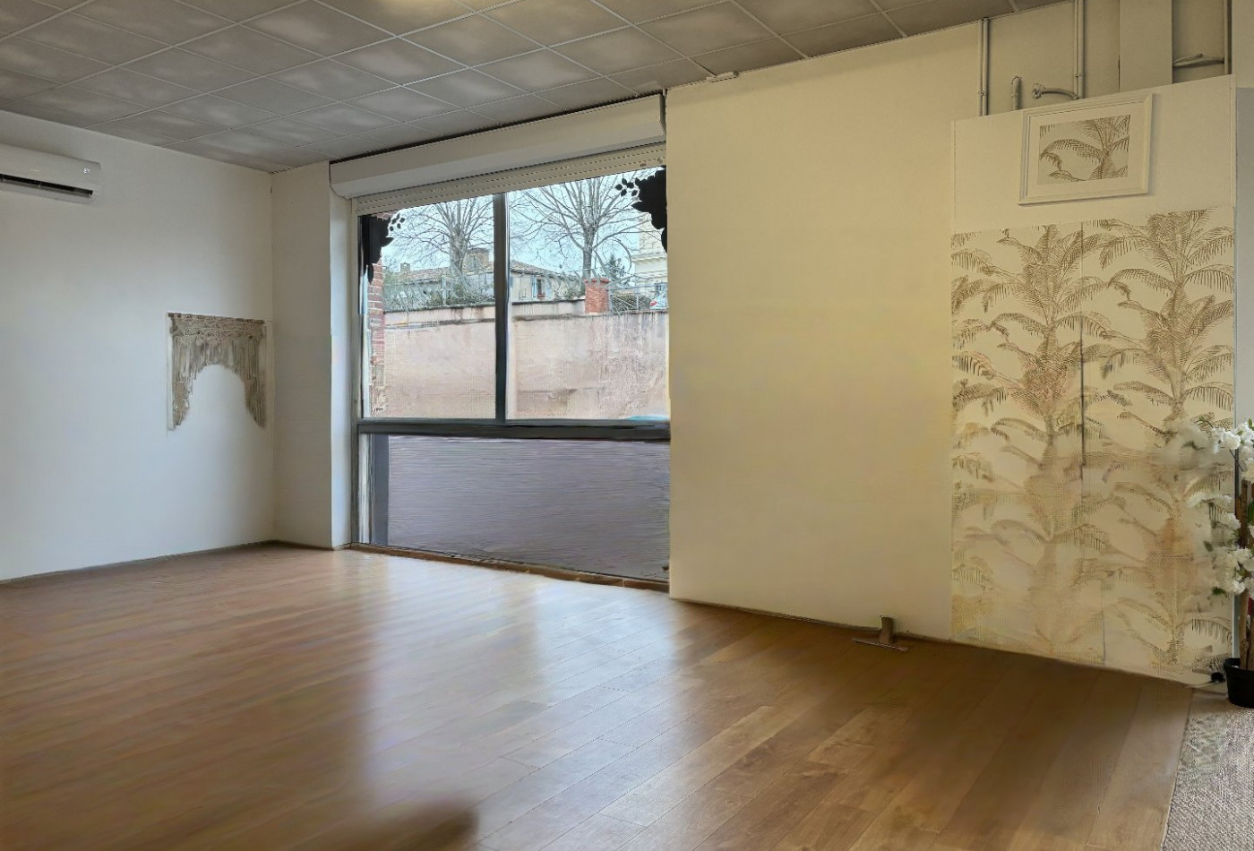 location Local commercial L'isle-jourdain - Photo 5