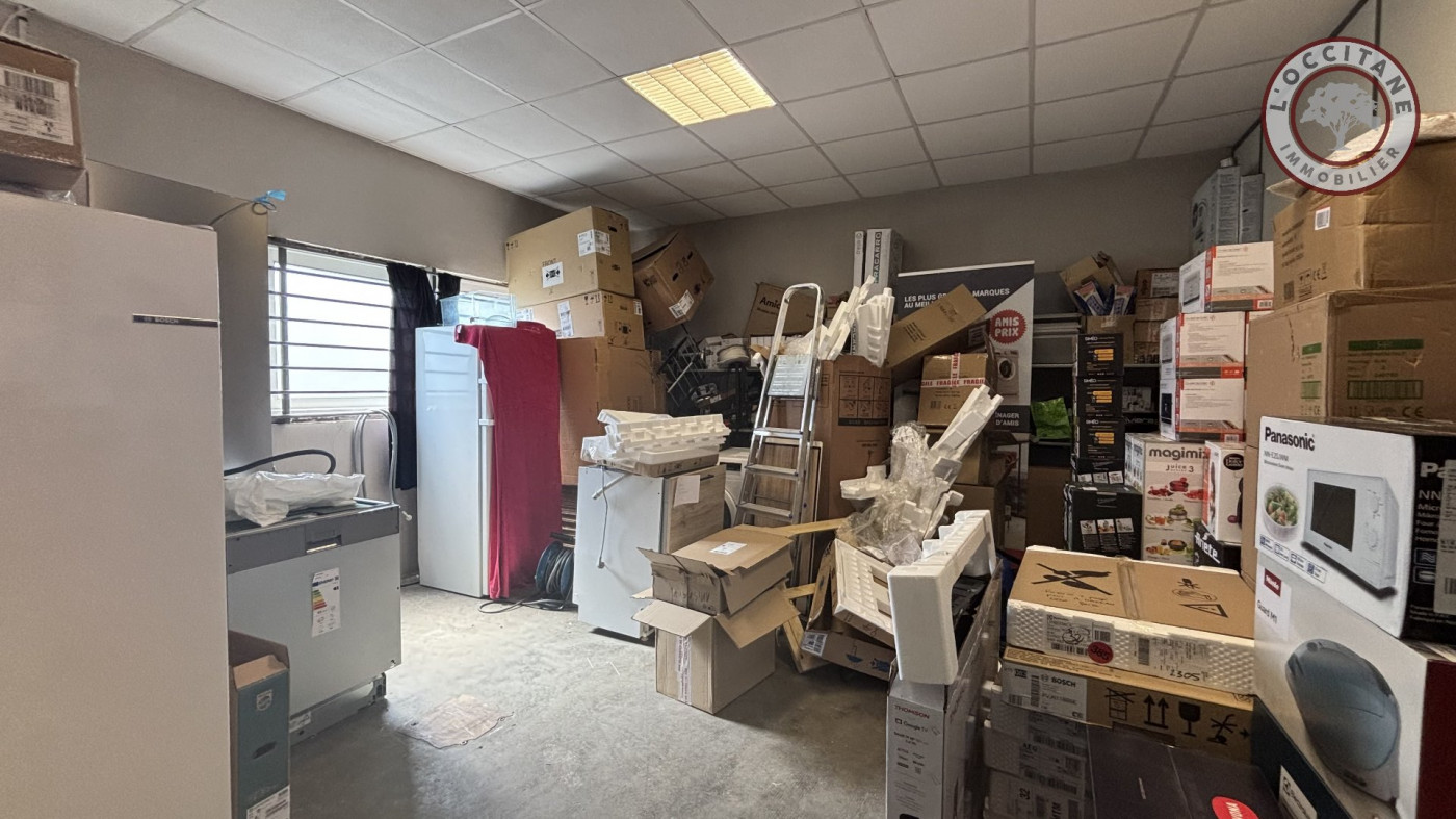 location Local commercial L'isle-jourdain - Photo 3