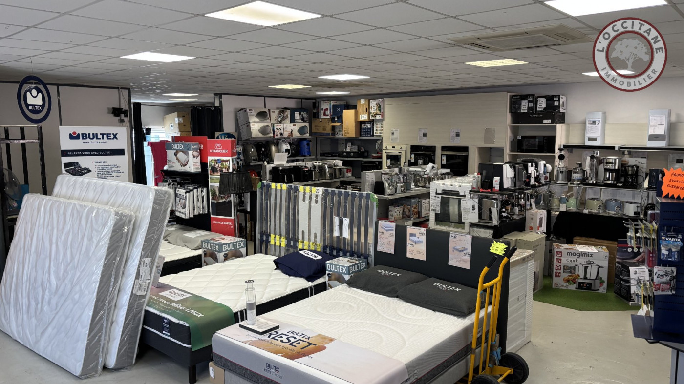 location Local commercial L'isle-jourdain - Photo 2