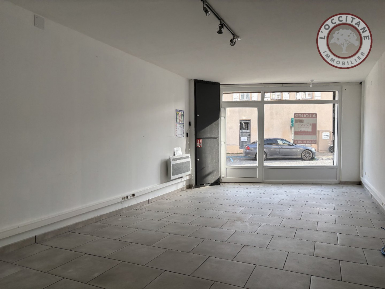 location Local commercial L'isle-jourdain - Photo 1