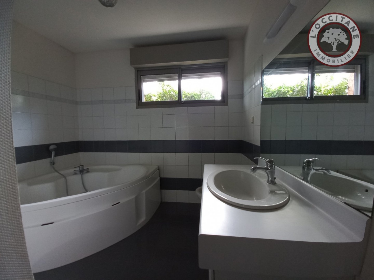 location Maison L'isle-jourdain - Photo 6