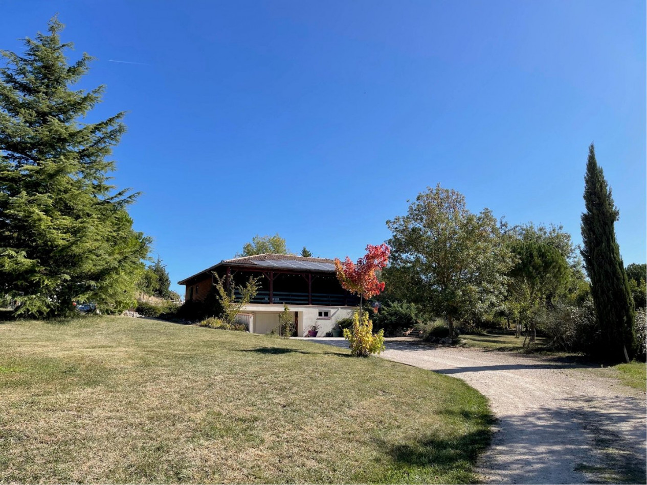 location Maison L'isle-jourdain - Photo 1