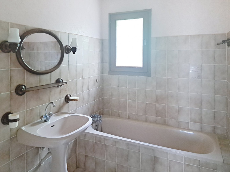 vente Maison L'isle-jourdain - Photo 7