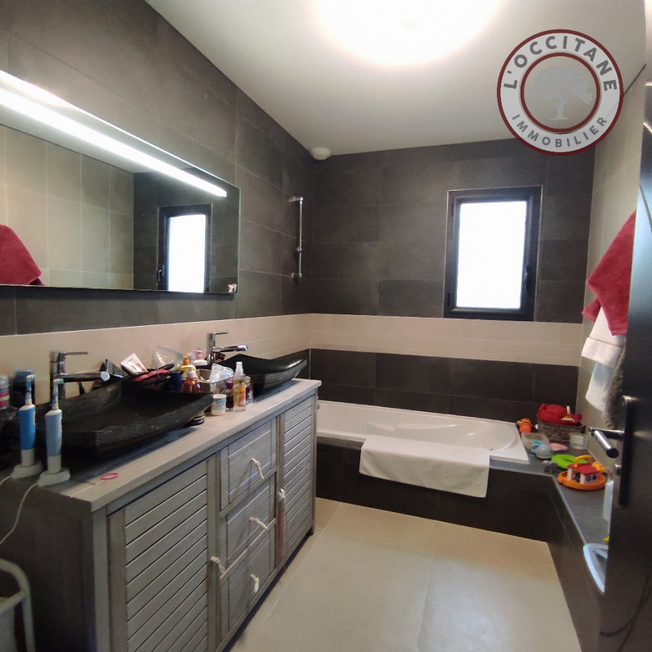 sale Maison L'isle-jourdain - Photo 8