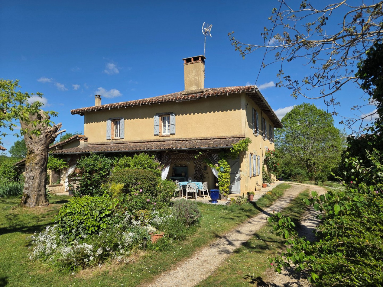 vente Maison de caractère L'isle-jourdain - Photo 2
