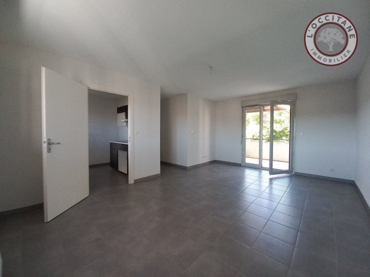 location Appartement L'isle-jourdain - Photo 2