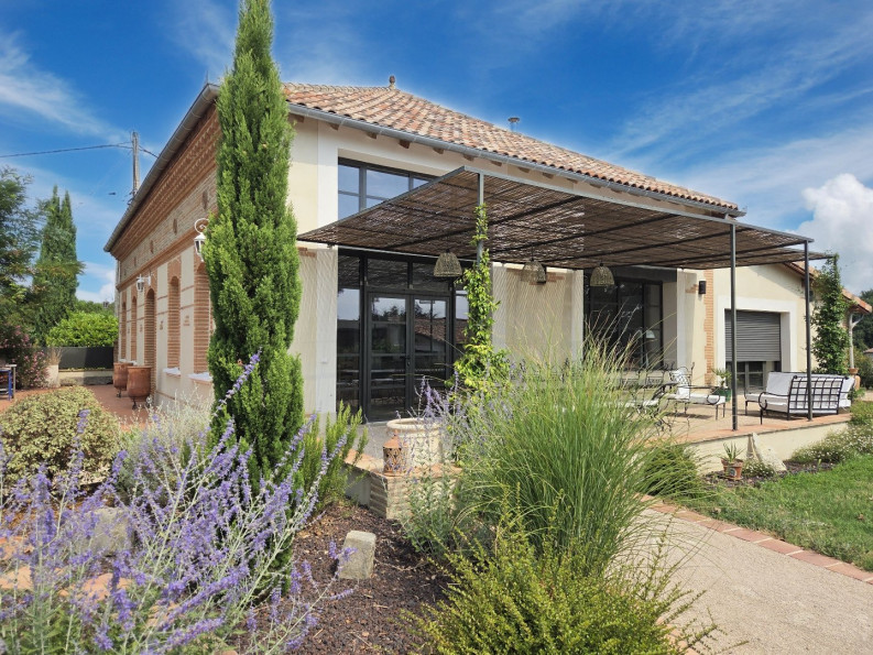 vente Maison de caractère L'isle-jourdain - Photo 2