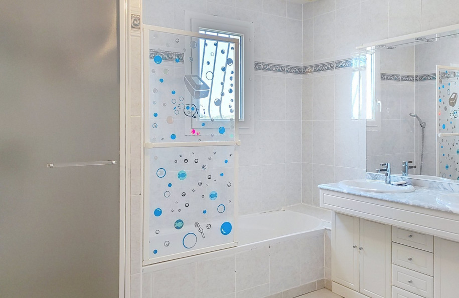vente Maison L'isle-jourdain - Photo 8
