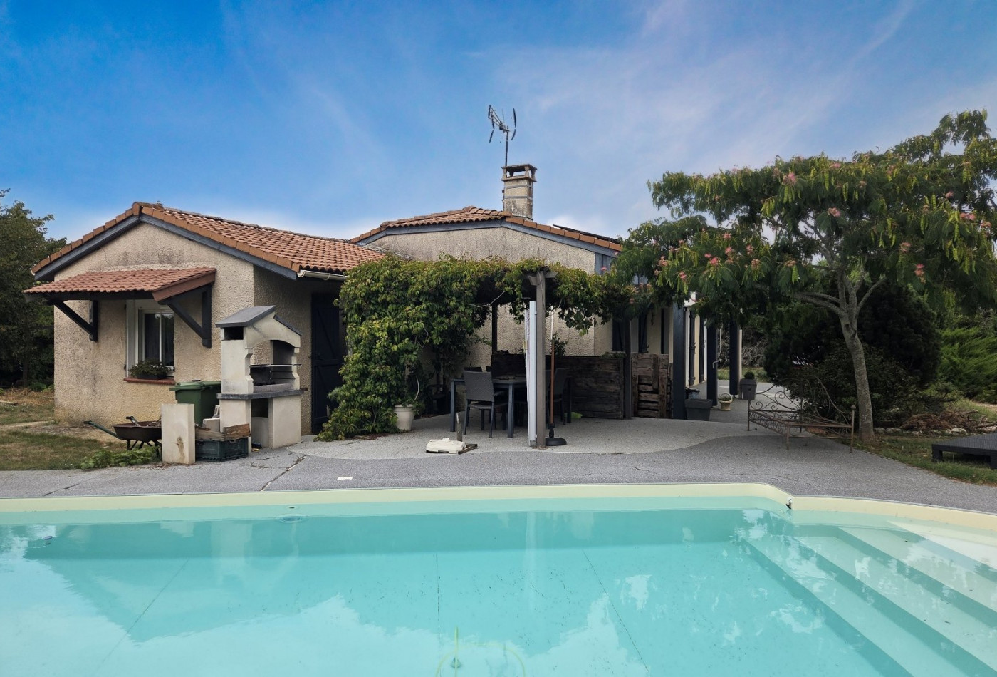 vente Maison L'isle-jourdain - Photo 1