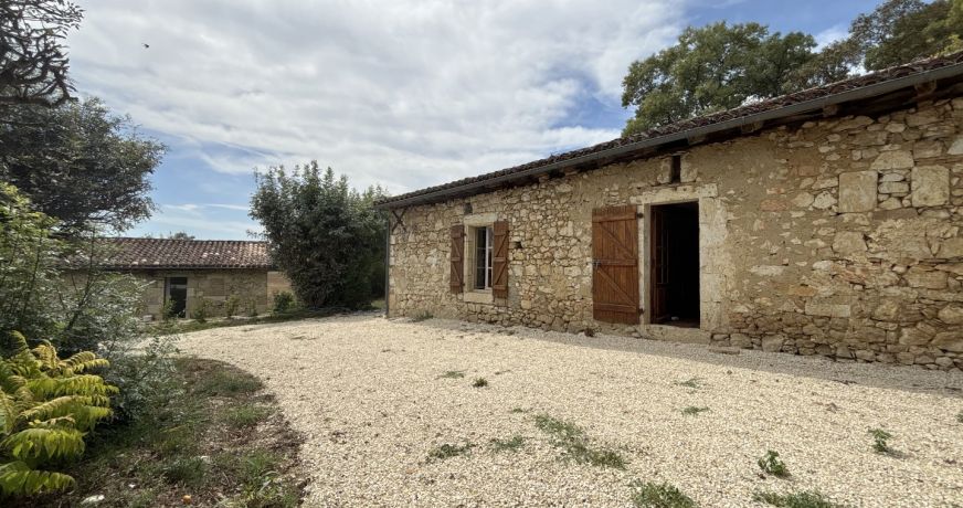 location Maison Sarrant