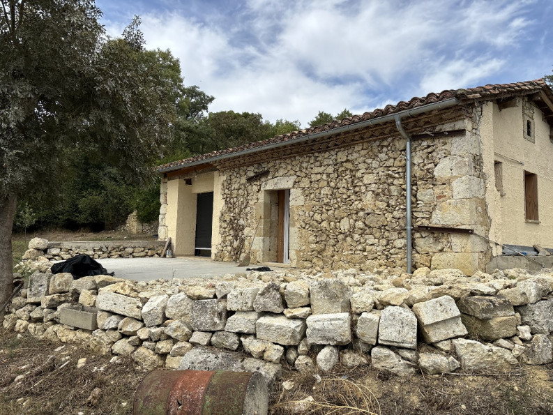location Maison Sarrant - Photo 1