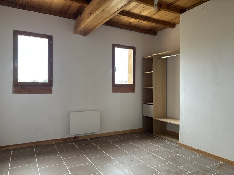 location Maison Sarrant - Photo 7