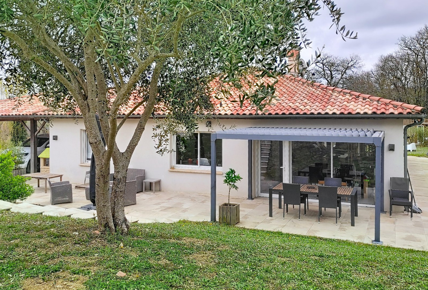 vente Maison L'isle-jourdain - Photo 1